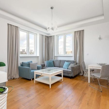 Przestronny Apartament Z Widokiem Na Miasto W Warszawie Варшава Экстерьер фото