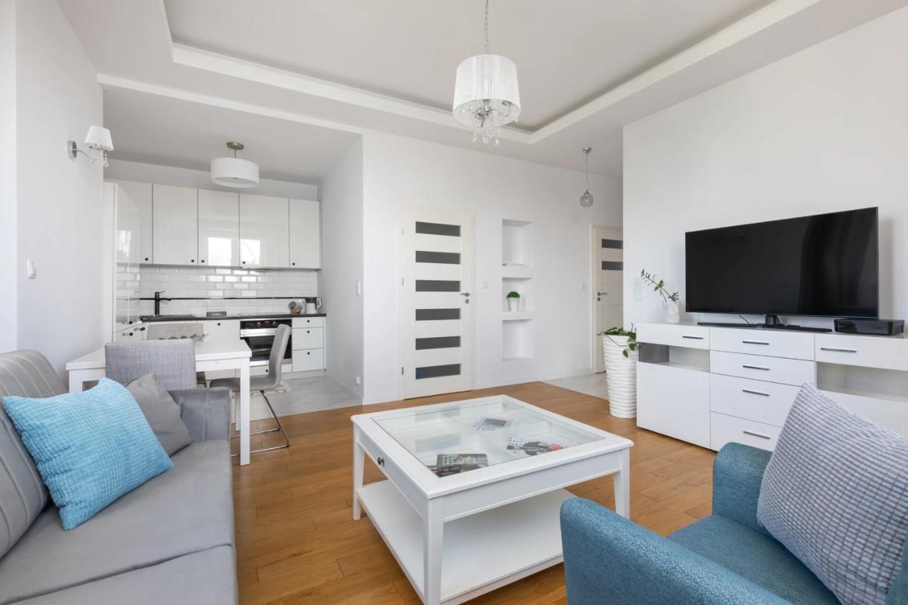 Przestronny Apartament Z Widokiem Na Miasto W Warszawie Варшава Экстерьер фото